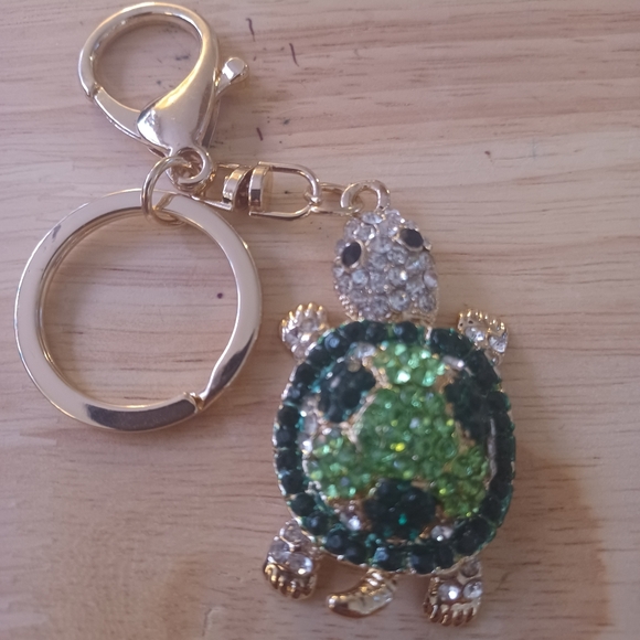 TURTLE JEWEL CRUSTED BAG CHARM/ KEYCHAIN - Picture 2 of 3